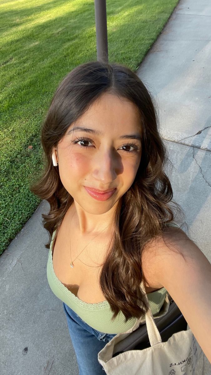 <em>Ashley Nicole R.</em>